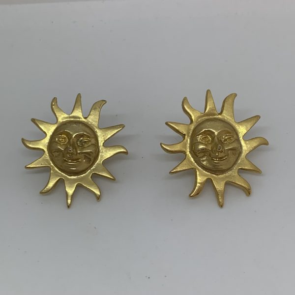 Happy sun large gold stud earrings 1