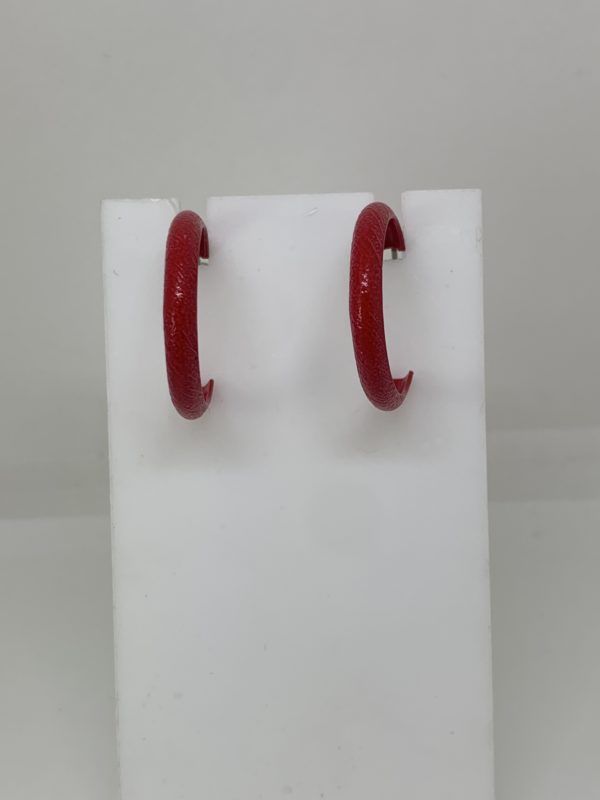 Red textured metal small hoop earrings 2