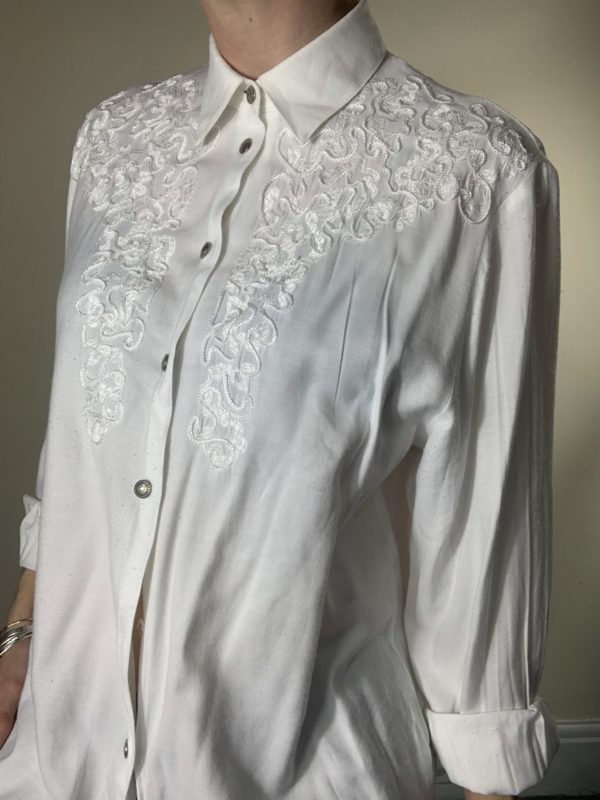 White embroidered oversized shirt size 10-16 1