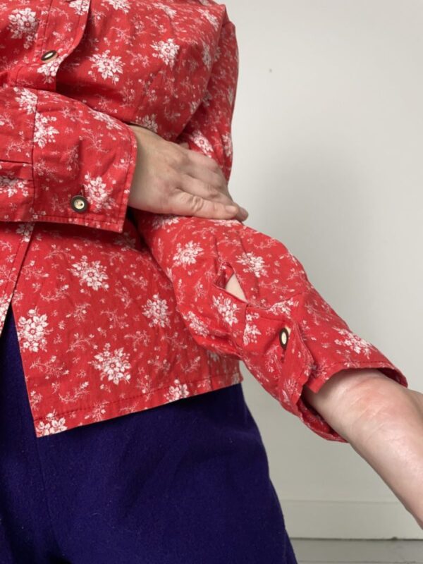 70s Dagger Collar Red Floral Shirt Uk Size 10-12 - Image 4