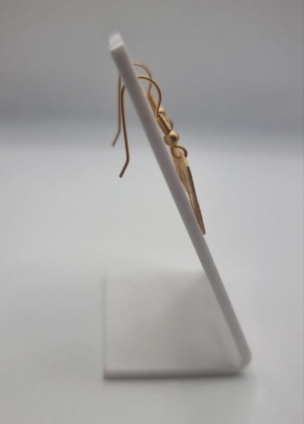 Vintage gold hammered metal square earrings - Image 3