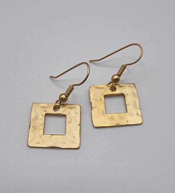 Vintage gold hammered metal square earrings