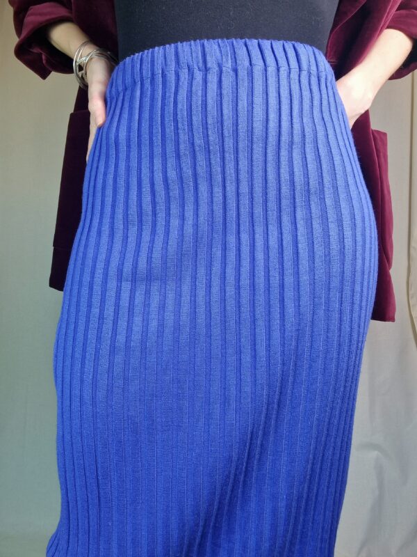 1980s Ribbed blue pencil skirt UK 10-12 2
