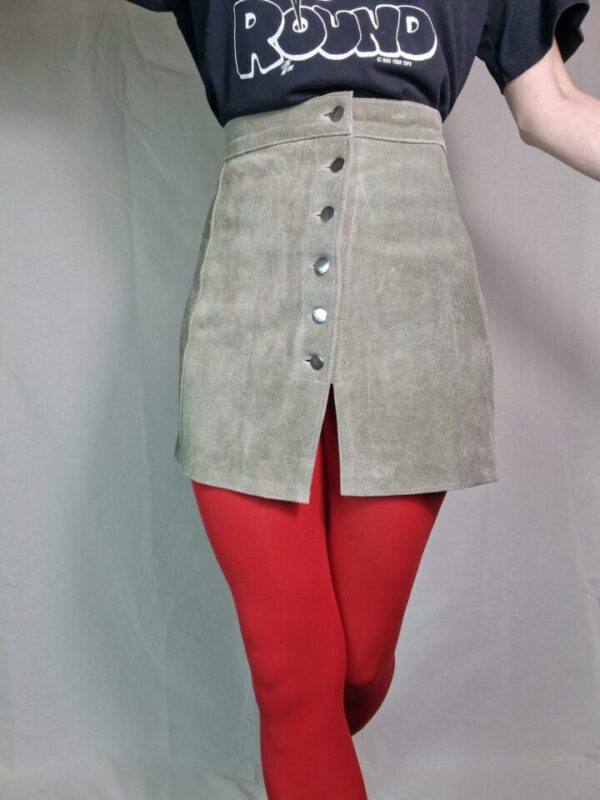 Agate Grey Popper Suede Mini Skirt Size 8 - Image 4