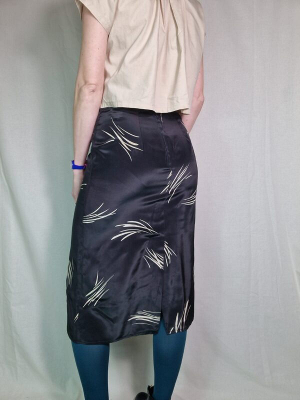 Slinky Black And White Midi Skirt Size 8-10 3
