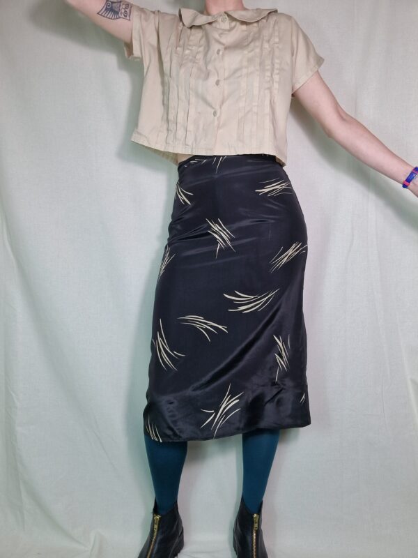 Slinky Black And White Midi Skirt Size 8-10 1