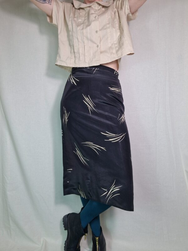 Slinky Black And White Midi Skirt Size 8-10 4