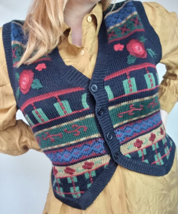 Knitted Rose Patterned Waistcoat UK 16-18 1